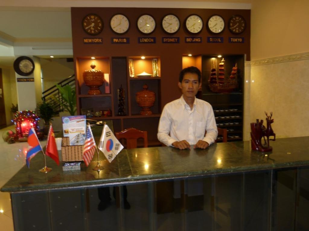 Hi Land Hotel Phnom-Penh Buitenkant foto