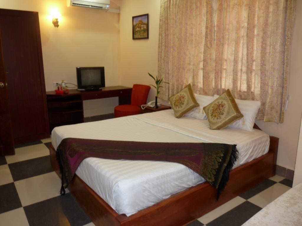 Hi Land Hotel Phnom-Penh Buitenkant foto